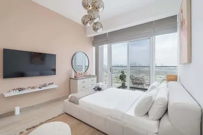 Image de An Exceptional Studio in Jvc that Sleeps 2!