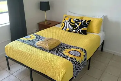 Image de 1 bedroom and Wi-Fi, Ac in peaceful Grant-Valkaria room #4
