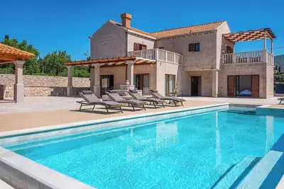 Image de Midnight Serenity - Quatre Chambres Villa, Couchages 8