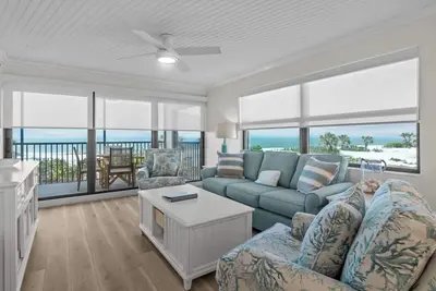 Image de Stunning 2br/2ba With Panoramic Gulf Front Views, Fully Remodeled!
