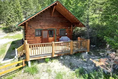 Image de Woodland Comfort in Radium – 2br Suite in Mountain Lodge