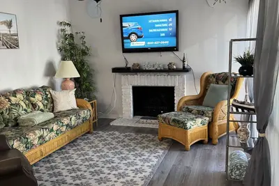 Image de Charming 2-bedroom, 1. 5-bath condo located on the intercoastal waterway