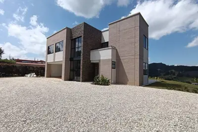 Image de Enjoyable country house with WiFi in El Retiro. 24h security