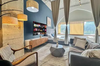 Image de Stylish 2br Retreat | Downtown Dallas | Sleeps 10