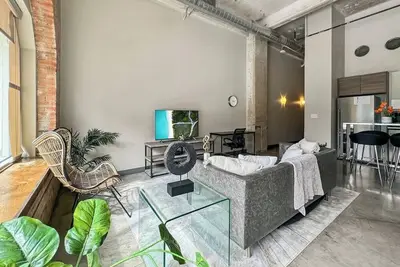 Image de Luxury 1bd | Dt Dallas | Sleeps 5 | Free Parking
