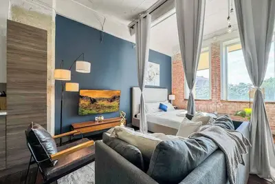 Image de Elegant 2bd | Dt Dallas | Sleeps 16 | Free Parking