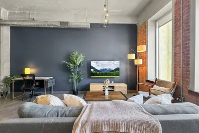 Image de Luxury 1bd | Dt Dallas | Sleeps 8 | Free Parking