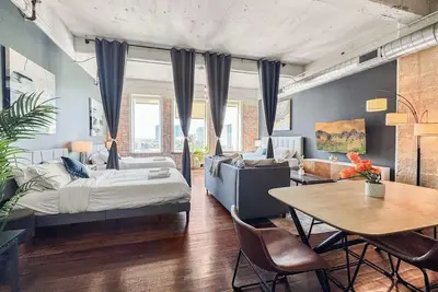 Image de Elegant 2bd | Dt Dallas | Sleeps 16 | Free Parking