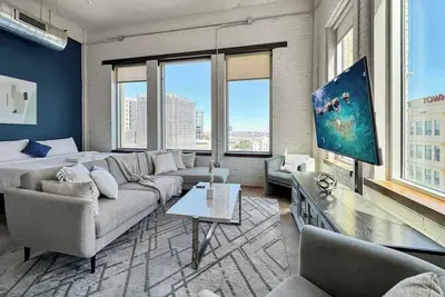 Image de Elegant 1bd | Dt Dallas | Sleeps 10 | Free Parking