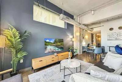 Image de Elegant 1bd | Dt Dallas | Sleeps 12 | Free Parking