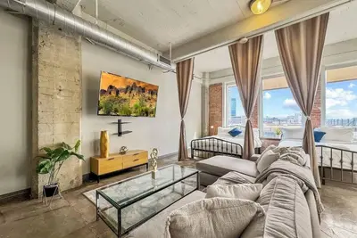 Image de Elegant 3bd | Dt Dallas | Sleeps 11 | Free Parking