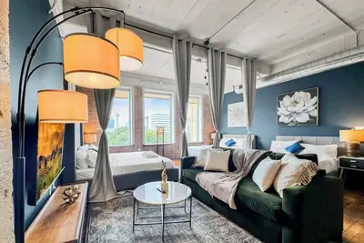 Image de Elegant 2bd | Dt Dallas | Sleeps 16 | Free Parking