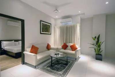 Image de 2-Bedroom Luxury Apartment - With Balconies and City Views