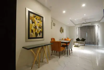 Image de Modern 1 Bed Apartment With City Views of Lahore