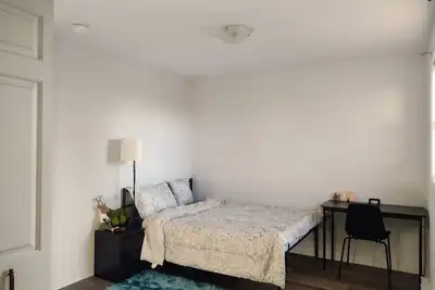 Image de (Female Only) Private Bedroom