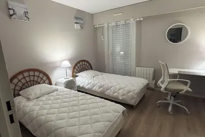 Terrasse & plage à pied – vacances parfaites