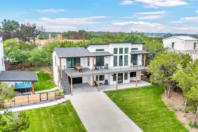 Image de Lake Travis+Pickleball+Golf: Family & Bachelorette Friendly