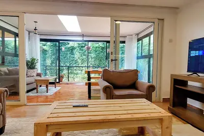 Image de Rustic Barnhouse Container Cabin in Tigoni