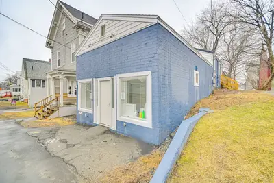 Walkable, Low-Key Waterville Studio w/ Parking!