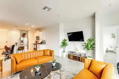 Image de 10 Mi to Downtown: Home Near Hiking in Phoenix!