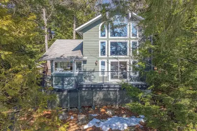 Image de Waterfront Lake of Bays Cottage w/Sauna, Kayak, Canoe, Bbq, A/C