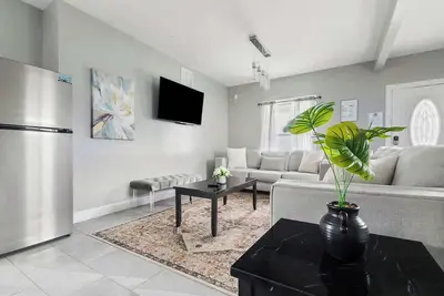 Image de Lovely 4br/1. 5ba Near the Falls and Casino