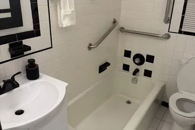 Image de Home near Dc Capitol Building Arlington Cemetery Monuments 4 beds free parking