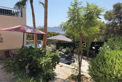 Image de Appt. moderne avec piscine privée et terrasses de 120m². Calme, près des plages.