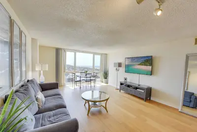 Image de Oceanfront Bliss, Beach & Marina Views, Roomy 1br