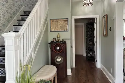 Image de Newly Renovated Waterfront Home with Dock!