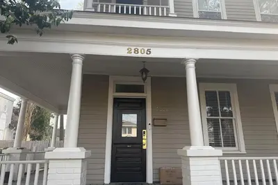 Image de Charming Century Old 3-bedroom house with WiFi and Ac in fantastic Columbia