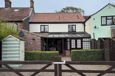 Cosy cottage in west runton, close to the beach, pet friendly