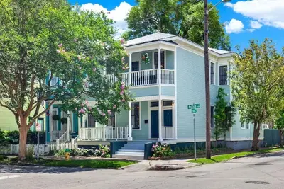 Image de Savannah Home w/ 2 Units*Sleeps 12*Near Forsyth