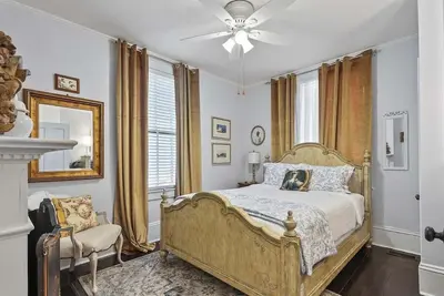 Image de Walk to Forsyth Park, Downtown Savannah Victorian