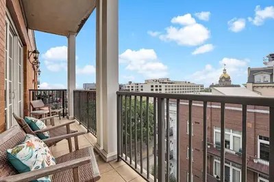 Image de Condo on Bay Street, Downtown Historic Savannah