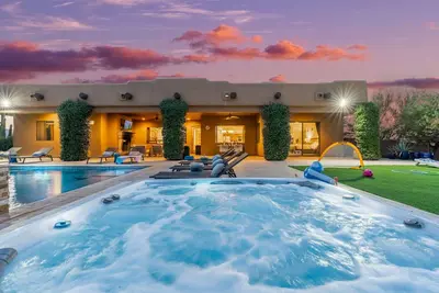 Image de Summer Specials - Game Room, Spa, Pool, Putting Green, Multiple Family Fun House