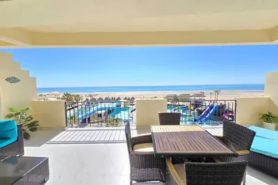 Image de Spectacular 3 Bedroom 10 Guest