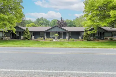 Walking distance to many local attractions - Perfect for a Relaxing Getaway!