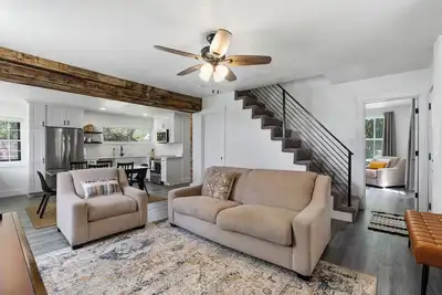 Image de Blue Cottage at Bear Lake: Rustic Serene Retreat 10 miles to North Beach