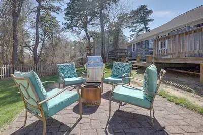 Image de Swan River Views, Bbq Ready: West Dennis Home