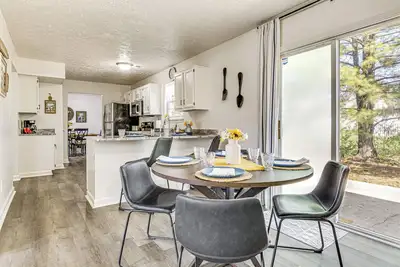 Image de 9 Mi to Dtwn Indianapolis: Family-Friendly Home!