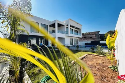 Image de Ivy House by Ebony Stays – Scenic 4bhk Udaipur Villa w/ Pool & Bonfire