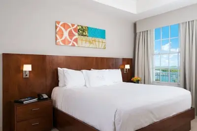 Image de Three Oceanfront Accommodations! Infinity Pool, Spa & Oceanfront Dining