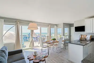 Image de 2br Coastal Gem w/ Ocean Views + Shared Firepit Lounge Near Cayucos Pier