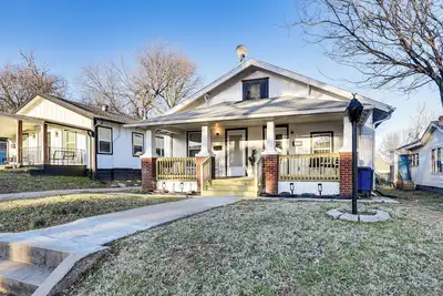 1 Mi to Tulsa Arts District: Updated Home w/ Deck!