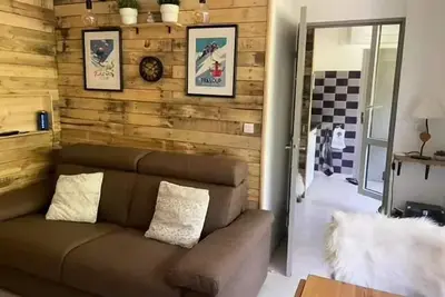Image de Studio rénové de 22m², avec un grand balcon, pour 4 personnes,