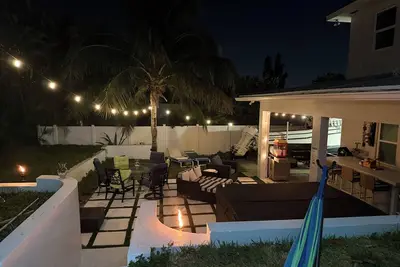 Image de Coconut Trail Resort-Family-Friendly Bamboo retreat w/pool, hot tub outdoor bar
