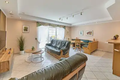 Image de Cozy guest house Binz-Meyer Fewo Paulsberg in Lieser with garden view