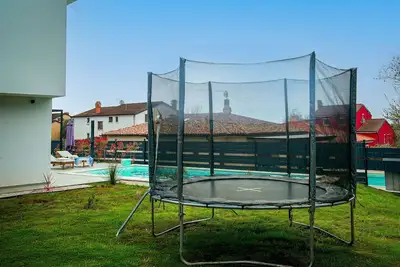 Image de Belle maison de vacances privée avec piscine privée, climatisation, Wifi, Tv et terrasse