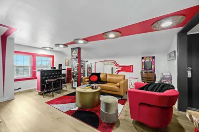 Image de Top Floor Apt Near Churchill Downs & Expo Center